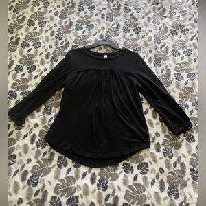 Long sleeve black Old Navy shirt